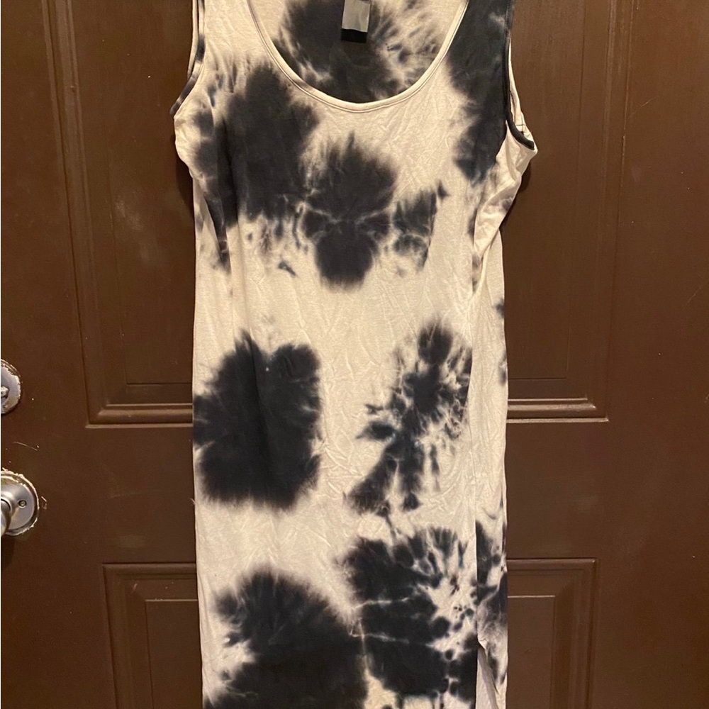 Black and White Tie-Dye Sleeveless Dress